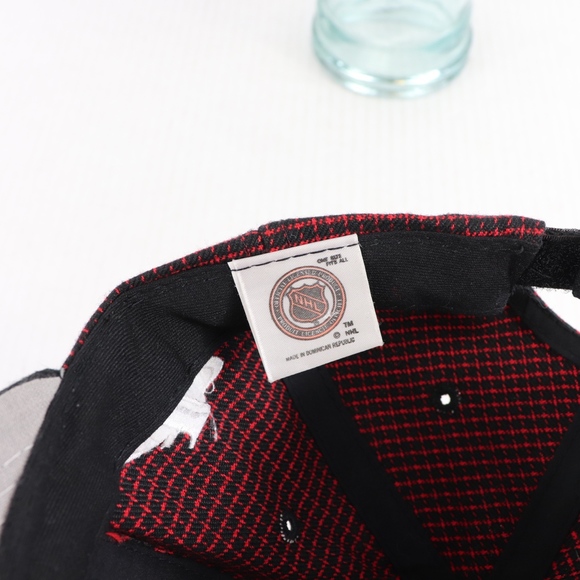 90s Logo Athletic Detroit Red Wings Strapback Hat - Picture 7 of 8